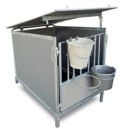 Kalverbox met dak