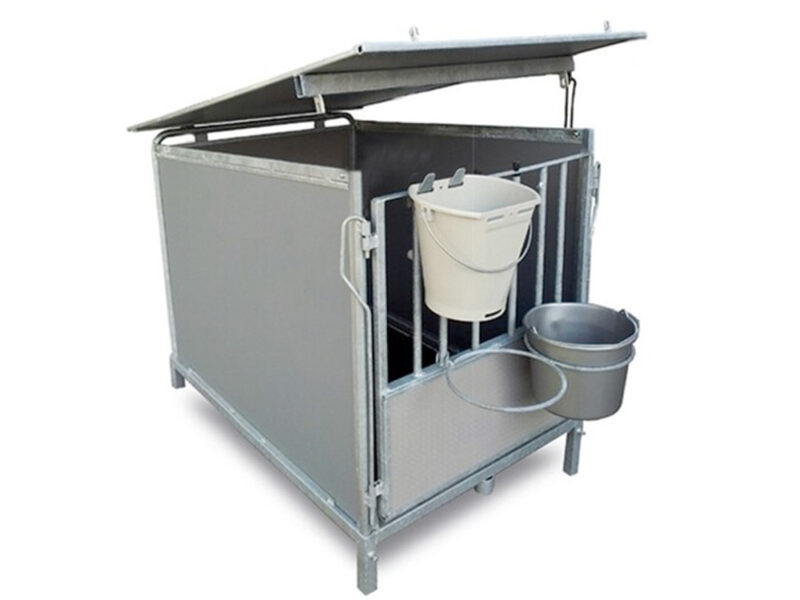 Kalverbox met dak