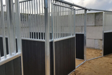 Kunststof planken voor paardenbox bestellen