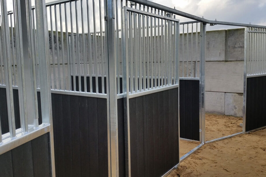 Kunststof planken voor paardenbox bestellen