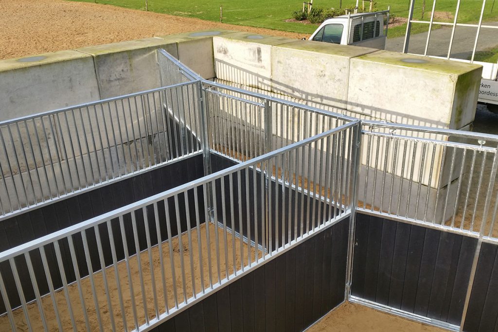 Stalplanken van kunststof kopen voor een veilige paardenbox